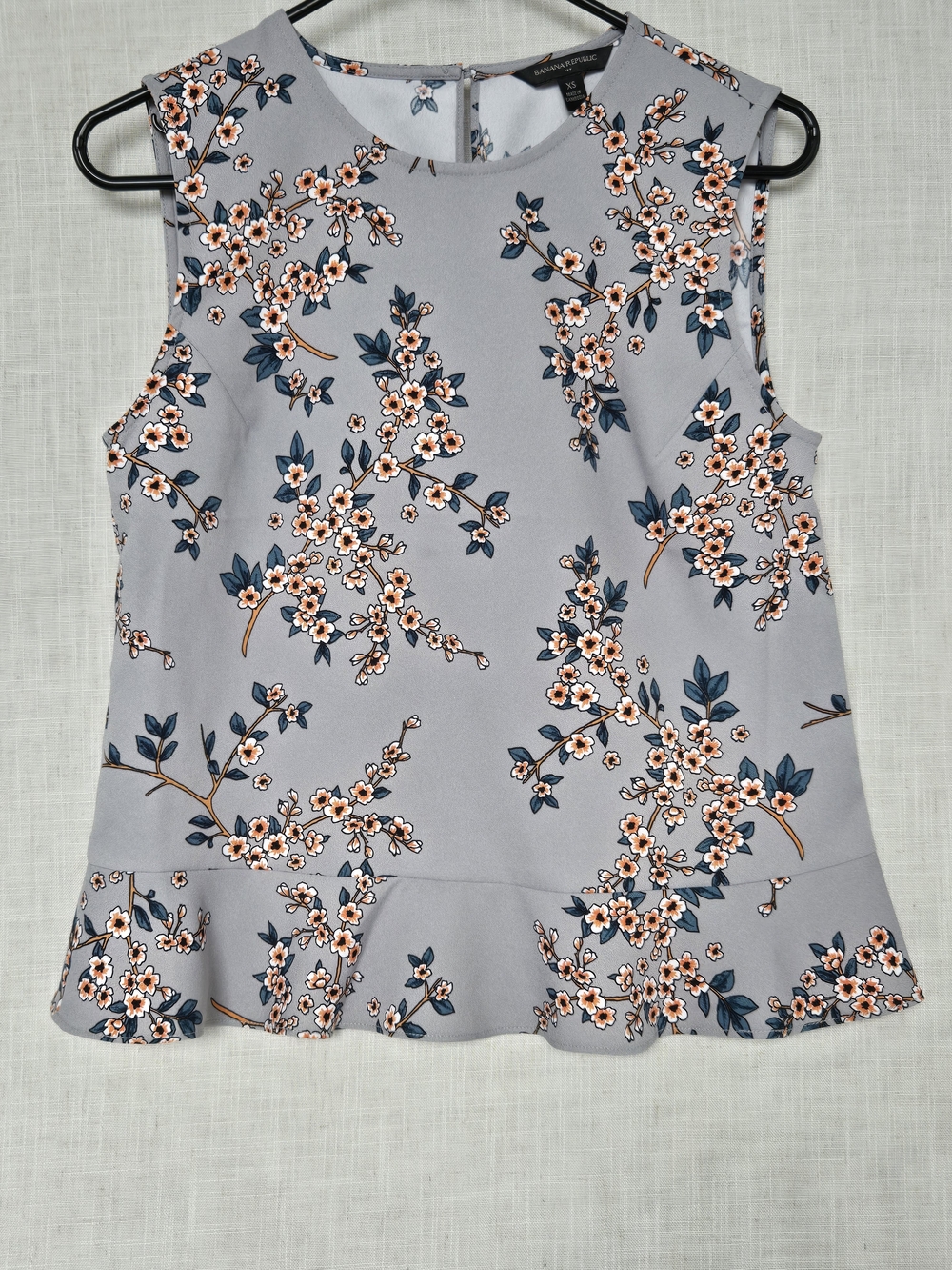 Banana Republic Gray Floral Peplum Sleeveless Shell with Darts - Womens Size XS